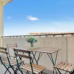 CROISETTE BEACH - Modern 2 Bdrs Best Location!